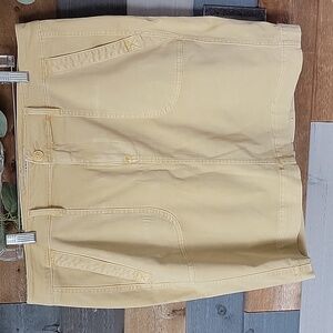 Liverpool mini skirt with front and back‎ pockets Size 16W Golden yellow